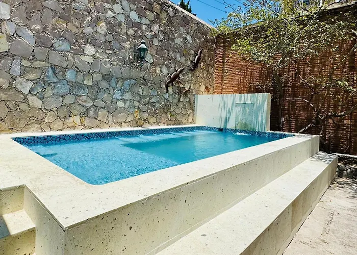 Casa Amarilla